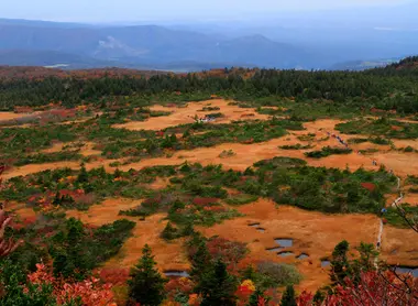 Chemin de randonnée sur le mont Hakkôda en automne