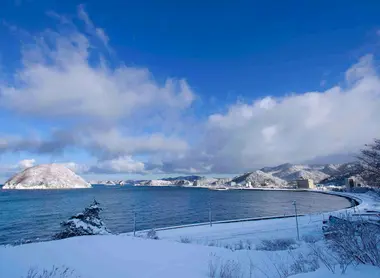 La baie d'Asamushi onsen en hiver