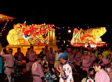 Le nebuta d'Asamushi onsen, festival familial et joyeux ! Le nebuta d'Asamushi onsen, festival familial et joyeux !