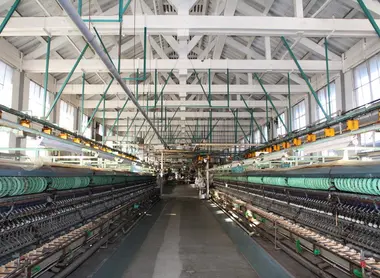 L'atelier de dévidage de la filature de Tomioka