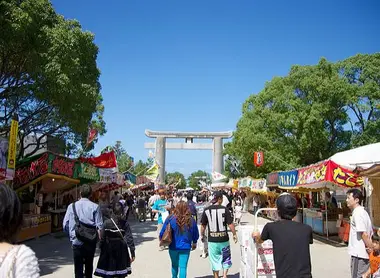 L'entrée du sanctuaire Hakozaki-gû à Fukuoka L'entrée du sanctuaire Hakozaki-gû à Fukuoka