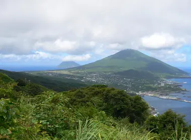 Prenez un peu de hauteur pour découvrir l'île dans son ensemble