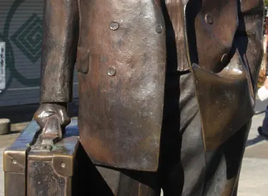 La statue de Tora San, personnage d'une série à succès tournée à Shibamata