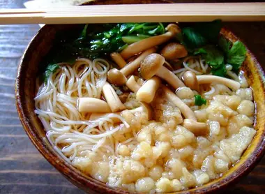 Nyûmen, le sômen à déguster chaud