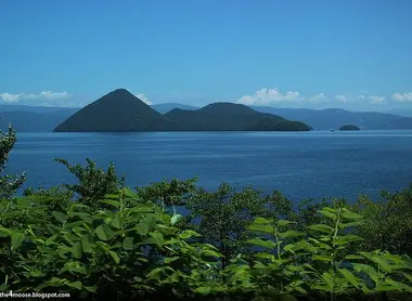 Le lac toya (Hokkaidô) Le lac toya (Hokkaidô)