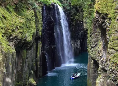 Manai no Taki waterfall in Takachiho (Kyushu)
