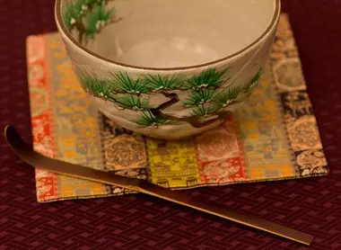 L'époque Sengoku voit émerger un art nouveau, celui de la cérémonie du thé