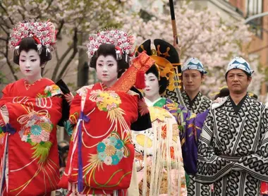 La parade des oiran à Asakusa, Tokyo La parade des oiran à Asakusa, Tokyo