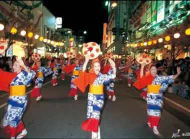 El festival Hanagasa en Yamagata (prefectura de Yamagata). El festival Hanagasa en Yamagata (prefectura de Yamagata).