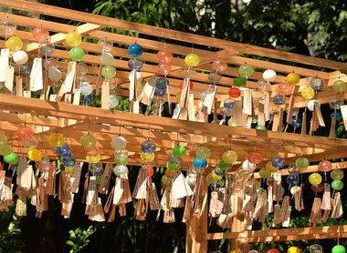 Lors des festivals, ce sont les vœux qui sont inscrit sur les tansatsu Lors des festivals, ce sont les vœux qui sont inscrit sur les tansatsu