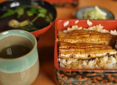 Le jour du bœuf, on mange de l'anguille au Japon