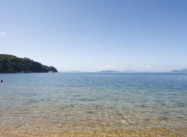 la playa Katsuraga-hama, al sur de Hiroshima. la playa Katsuraga-hama, al sur de Hiroshima.