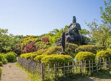 La statue de Minamoto no Yoritomo, le fondateur de Kamakura au Genji-yama Kôen, Kamakura La statue de Minamoto no Yoritomo, le fondateur de Kamakura au Genji-yama Kôen, Kamakura
