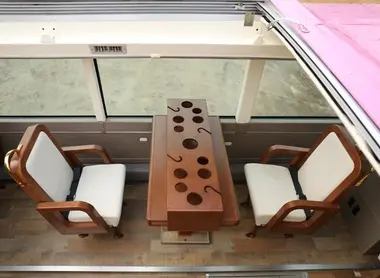 Le second étage dispose d'un toit rétractable : idéal par beau temps !