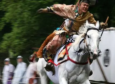 Les archers au temple Tôshô-gû de Nikko doivent atteindre 3 cibles espacées de 7 mètres tout en chevauchant