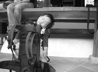 Le porte bébé est idéal pour les promenades plus sportives au Japon !