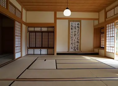 Une pièce tapissée de tatami