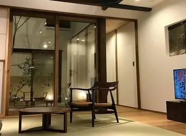 Le salon d'une maison japonaise (maison Miyagawacho, Kyoto) Le salon d'une maison japonaise (maison Miyagawacho, Kyoto)