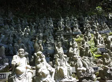 Statues au temple Nanzoin statues temple Nanzoin