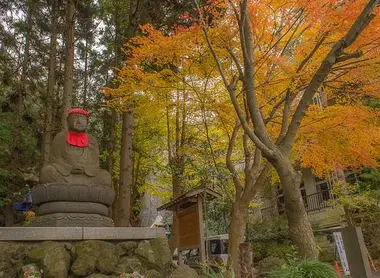 Le temple Zuigan-ji, à Matsushima, l'automne