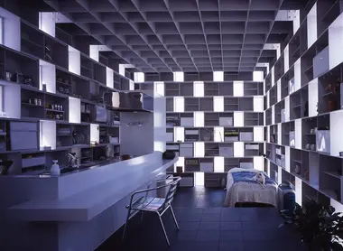 Interior de la casa Brick Cell House, por el Atelier Tekuto. Interior de la casa Brick Cell House, por el Atelier Tekuto.