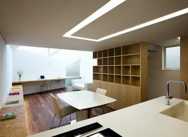 Interior de la casa Frame the Sky. Interior de la casa Frame the Sky.