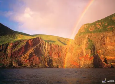 Les falaises de Chibuseki, sur les îles Oki Les falaises de Chibuseki, sur les îles Oki