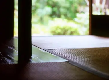 Le tatami est un revêtement de sol traditionnel japonais fait en paille de riz Le tatami est un revêtement de sol traditionnel japonais fait en paille de riz
