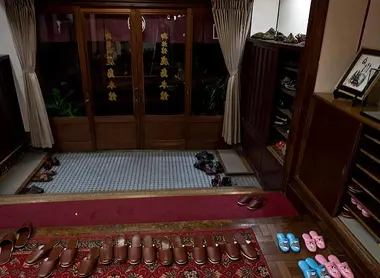 Genkan d'un ryokan de la région de Fukuoka Genkan d'un ryokan de la région de Fukuoka