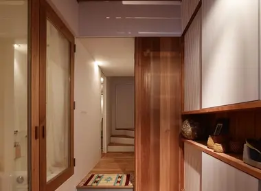 Genkan de la maison "Nada house", construite par FukiwaraMuro Architects