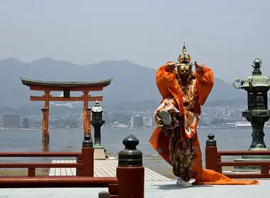 bugaku-miyajima