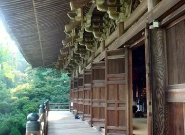 La terrasse du temple Engyo-ji près d'Himeji