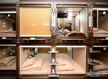 Les hôtels capsule sont un bon moyen d'économiser lors de votre voyage au Japon Les hôtels capsule sont un bon moyen d'économiser lors de votre voyage au Japon