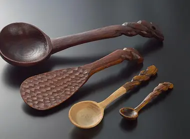 Objets en bois sculpté de Togouchi