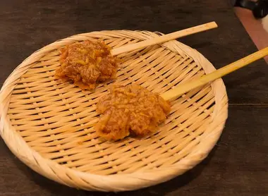 Des momiji manjû frits