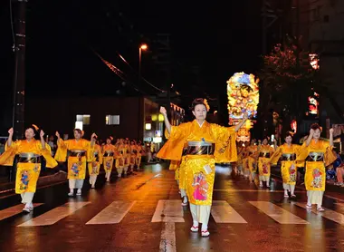 Danseuses du tachineputa de Goshogawara