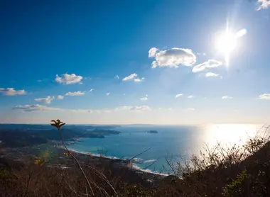 La baie de Tokyo vue depuis le mont Nokogiri La baie de Tokyo vue depuis le mont Nokogiri