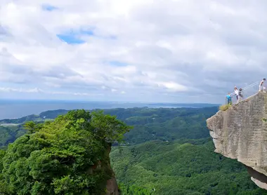 Le balcon naturel, jigoku nozoki au mont Nokogiriyama Le balcon naturel, jigoku nozoki au mont Nokogiriyama