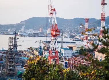 Kure est aujourd'hui encore un port naval actif Kure est aujourd'hui encore un port naval actif