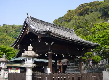Le sanctuaire Kitano Tenman-jinja se situe dans les hauteurs de la ville de Kobe