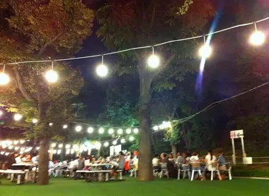 Le Forest beer garden, près du parc du sanctuaire Meiji, à Tokyo Le Forest beer garden, près du parc du sanctuaire Meiji, à Tokyo