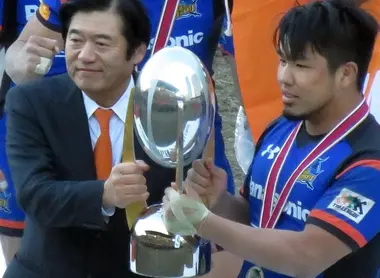 Le talonneur Shôta Horie (à dr.) est l'un des deux capitaines de l'équipe du Japon de rugby Le talonneur Shôta Horie (à dr.) est l'un des deux capitaines de l'équipe du Japon de rugby