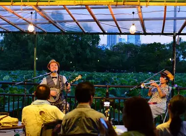 Soirée Jazz au parc Ueno à Tokyo Soirée Jazz au parc Ueno à Tokyo