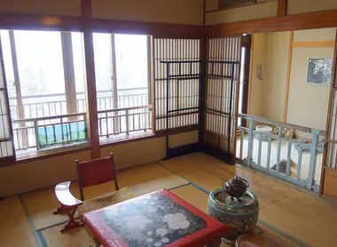 La chambre Kasumi, où Kawabata a écrit son roman Pays de neige