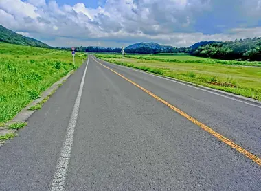 Une route vers le mont Sanbe
