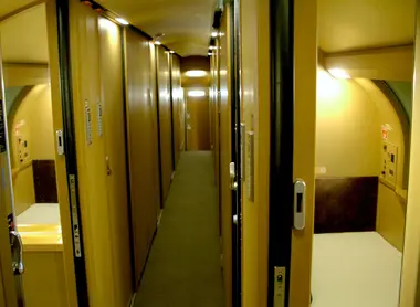 Intérieur du train de nuit Sunrise Express
