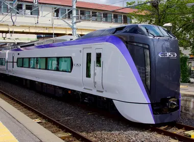 Train JR de la série E353