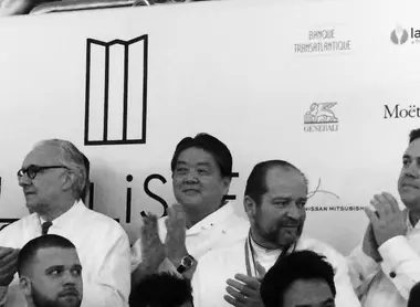 Hirohisa Koyama, le chef du restaurant Aoyagi, aux côtés d'Alain Ducasse.