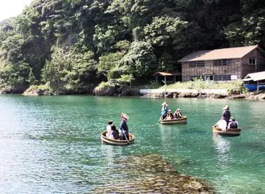 Promenade en tarai-bune, Yajima et Kyojima, Sadogashima Promenade en tarai-bune, Yajima et Kyojima, Sadogashima