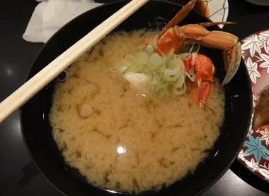Crab miso soup Soupe miso au crabe